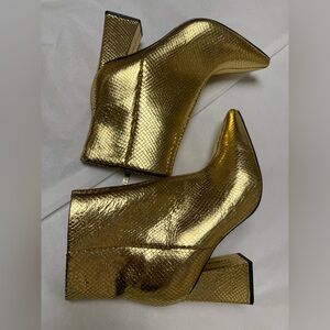 Marc Fisher LTD
Kulika Metallic Block-Heel Booties💥